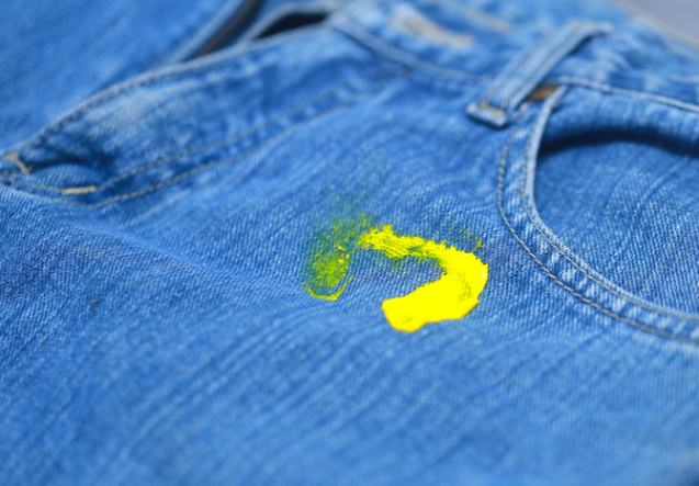 How to Get Acrylic Paint Out of Clothes?