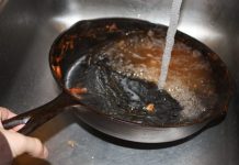 Clean a Cast Iron Pan