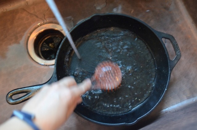 How to Clean Cast Iron