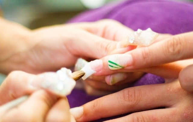 How to do Acrylic Nails