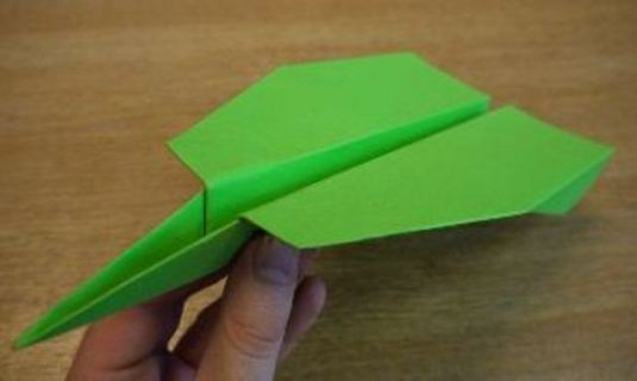 make a paper airplane