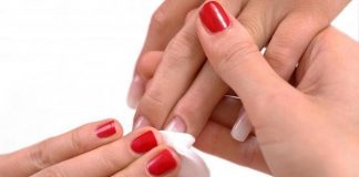 How to Remove Nail Polish