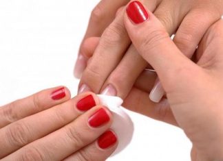 How to Remove Nail Polish