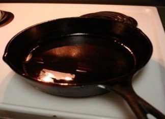 how to season a cast iron skillet 10