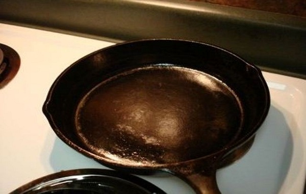 how to season a cast iron skillet 7