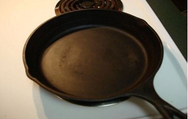 how to season a cast iron skillet 8